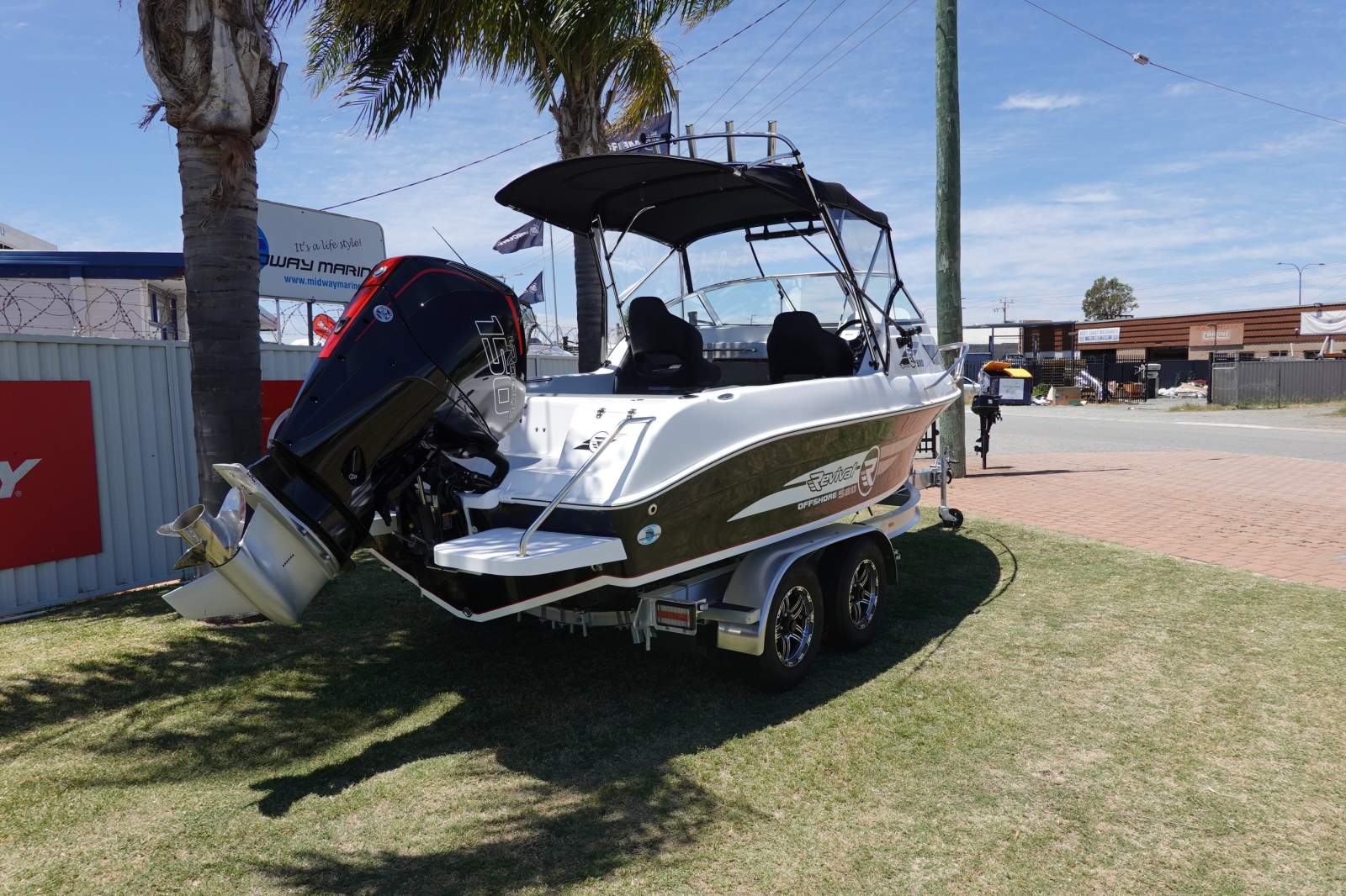 REVIVAL 580 OFFSHORE CUDDY