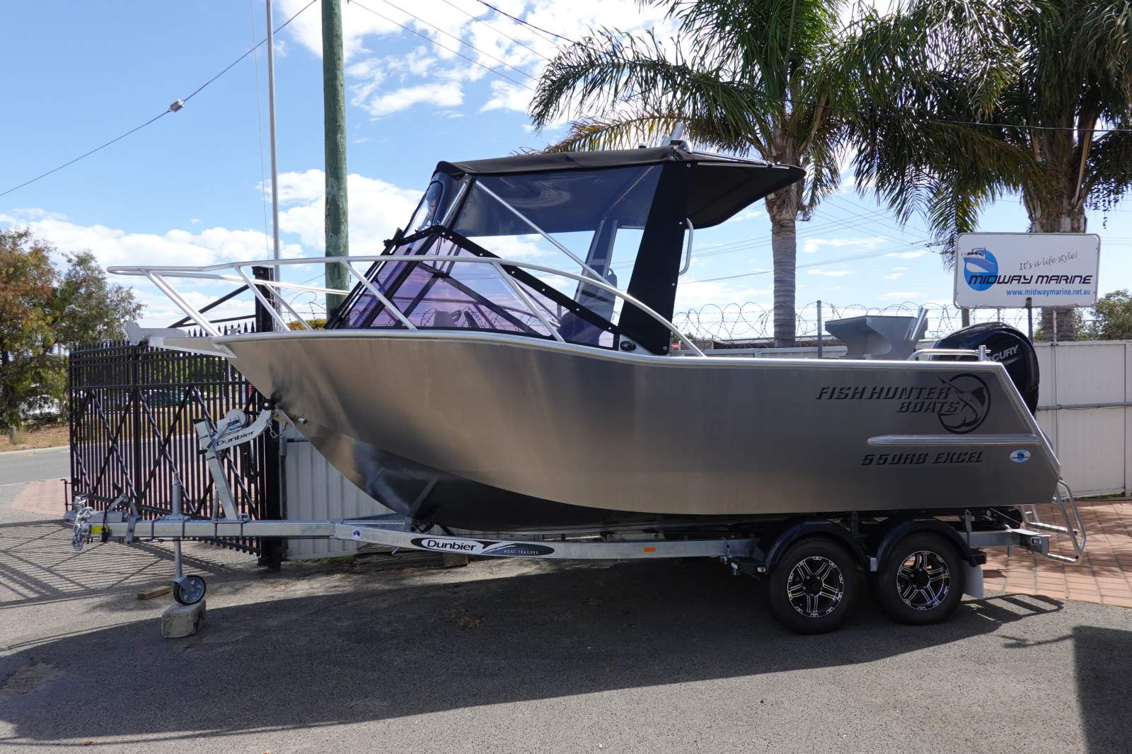 2026 FISH HUNTER 550RB RUNABOUT