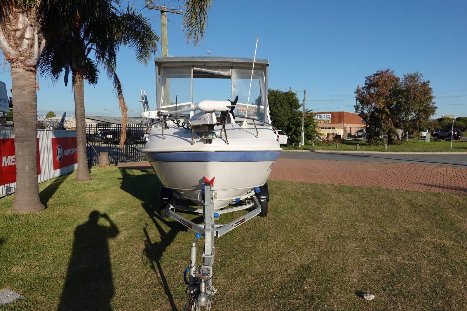 SAVAGE 480 CENTURIAN CUDDY CABIN