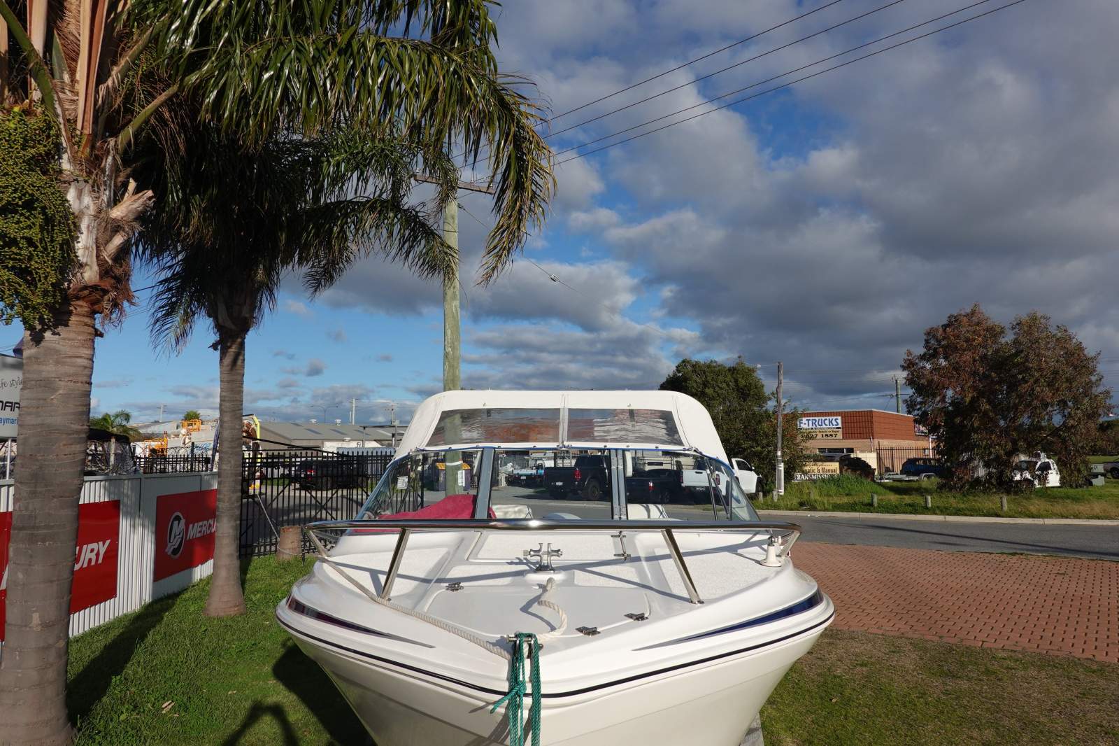 2004 FRASER 525 RUNABOUT