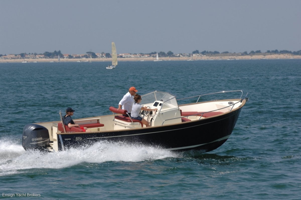 RHEA OPEN CENTRE CONSOLE