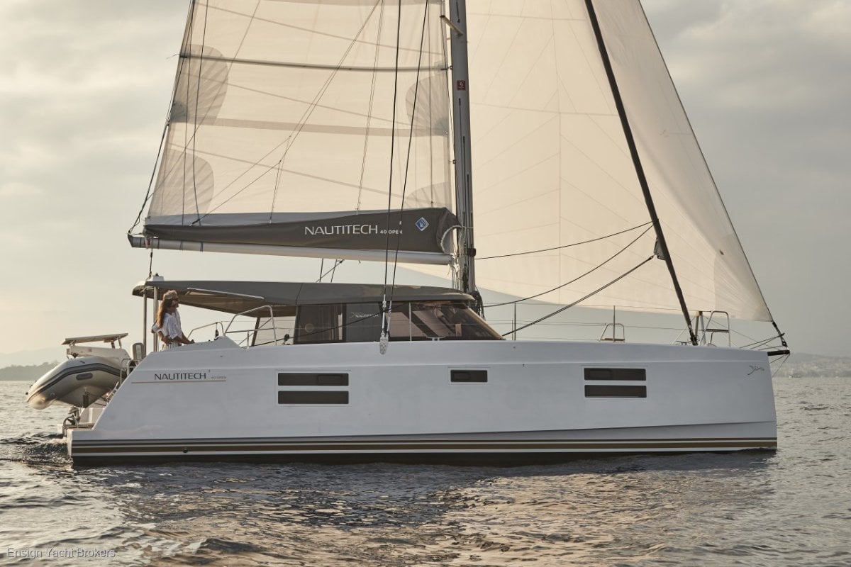 NAUTITECH 40 OPEN YACHT