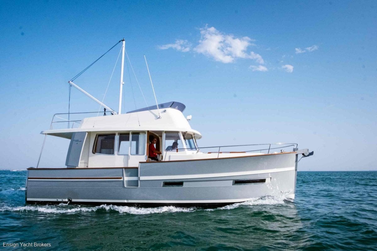 RHEA TRAWLER 34 FLYBRIDGE