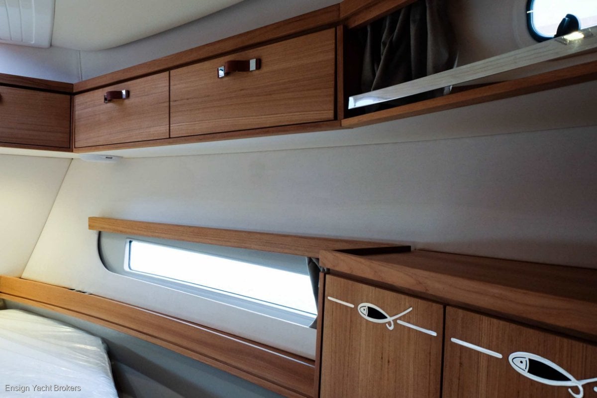 RHEA TRAWLER 34 FLYBRIDGE
