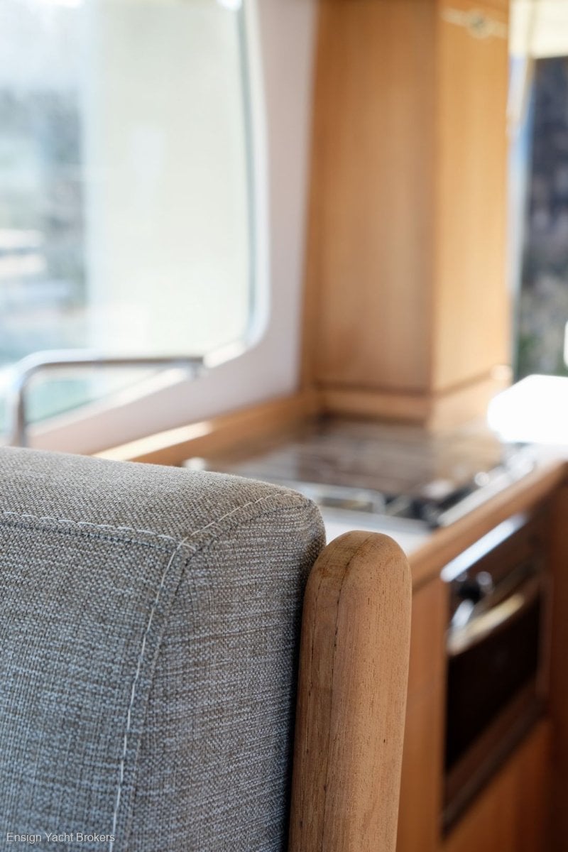RHEA TRAWLER 34 FLYBRIDGE