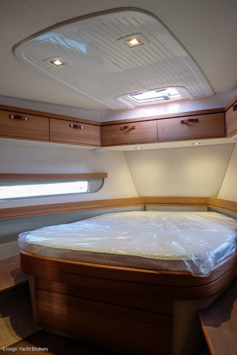 RHEA TRAWLER 34 FLYBRIDGE