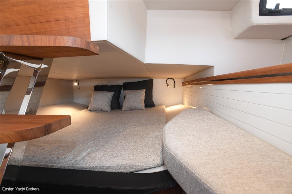 RHEA 32 TIMONIER CRUISER