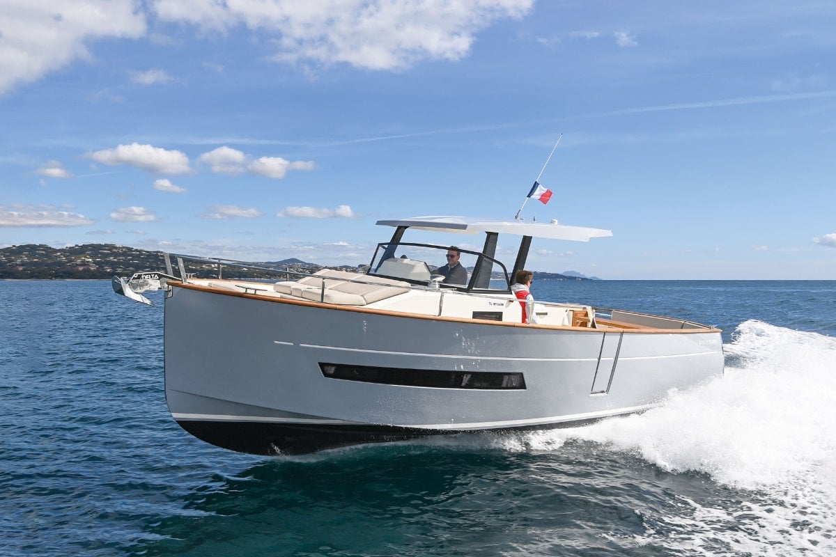 RHEA 32 OPEN CRUISER