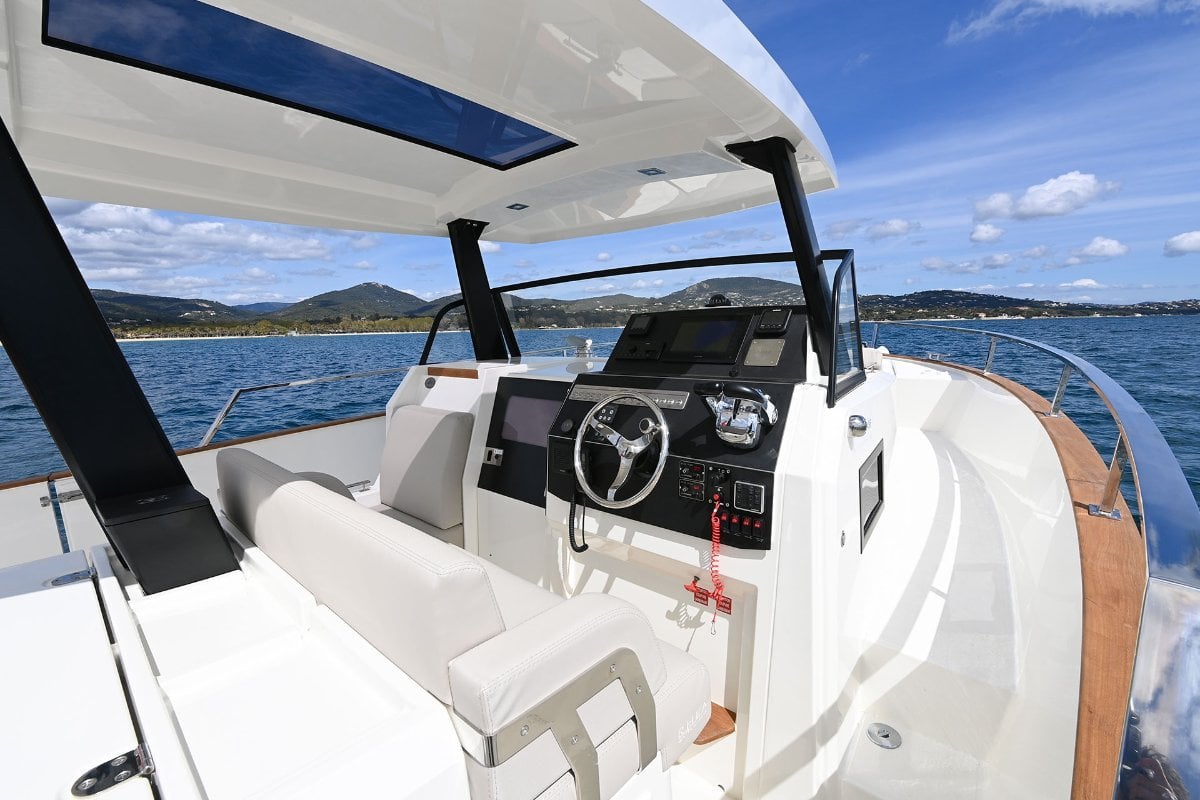 RHEA 32 OPEN CRUISER