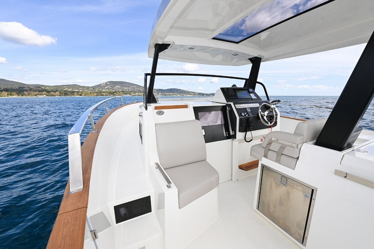 RHEA 32 OPEN CRUISER