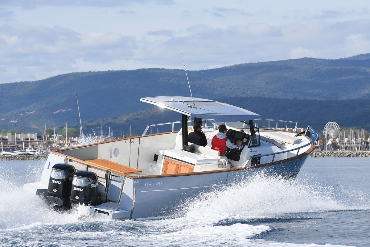 RHEA 32 OPEN CRUISER
