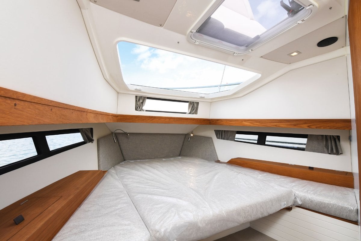 RHEA 32 OPEN CRUISER