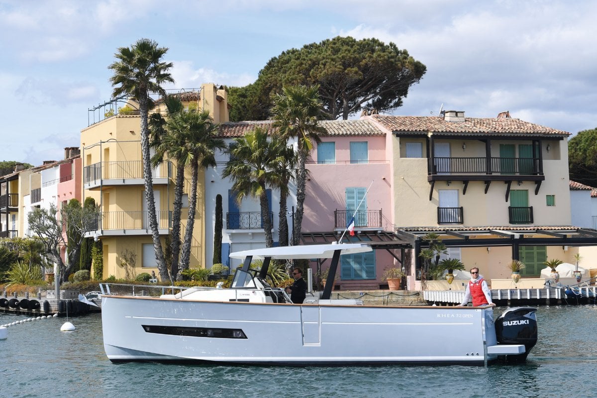 RHEA 32 OPEN CRUISER