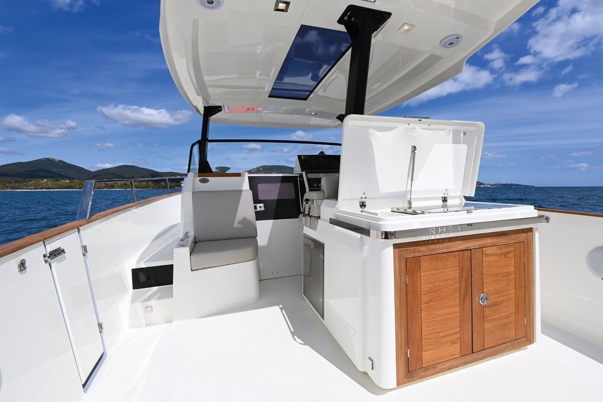 RHEA 32 OPEN CRUISER