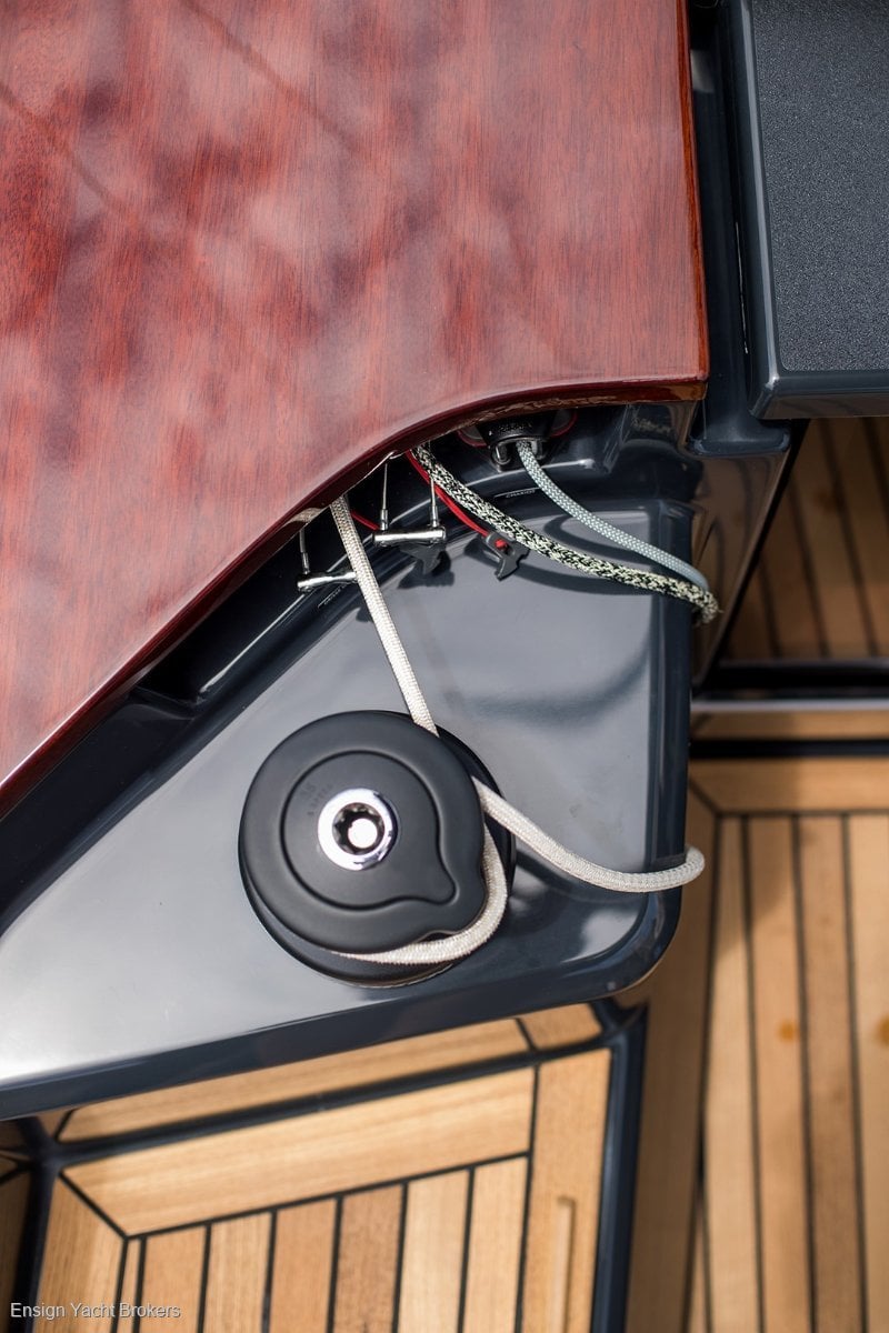 TOFINOU 9.7 SAILBOAT