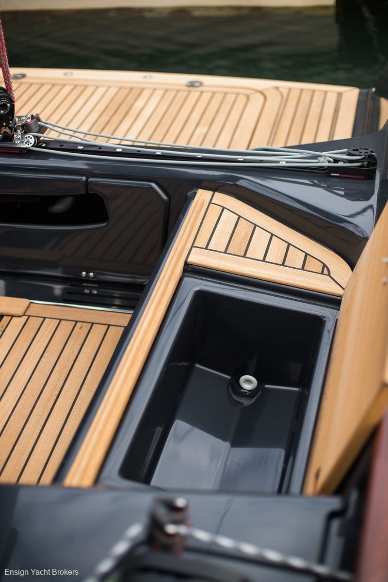 TOFINOU 9.7 SAILBOAT