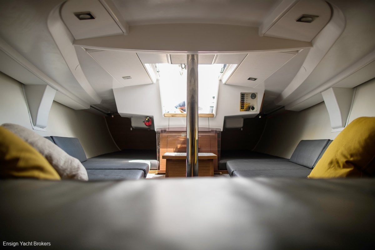 TOFINOU 9.7 SAILBOAT