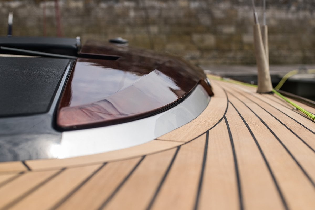 TOFINOU 9.7 SAILBOAT