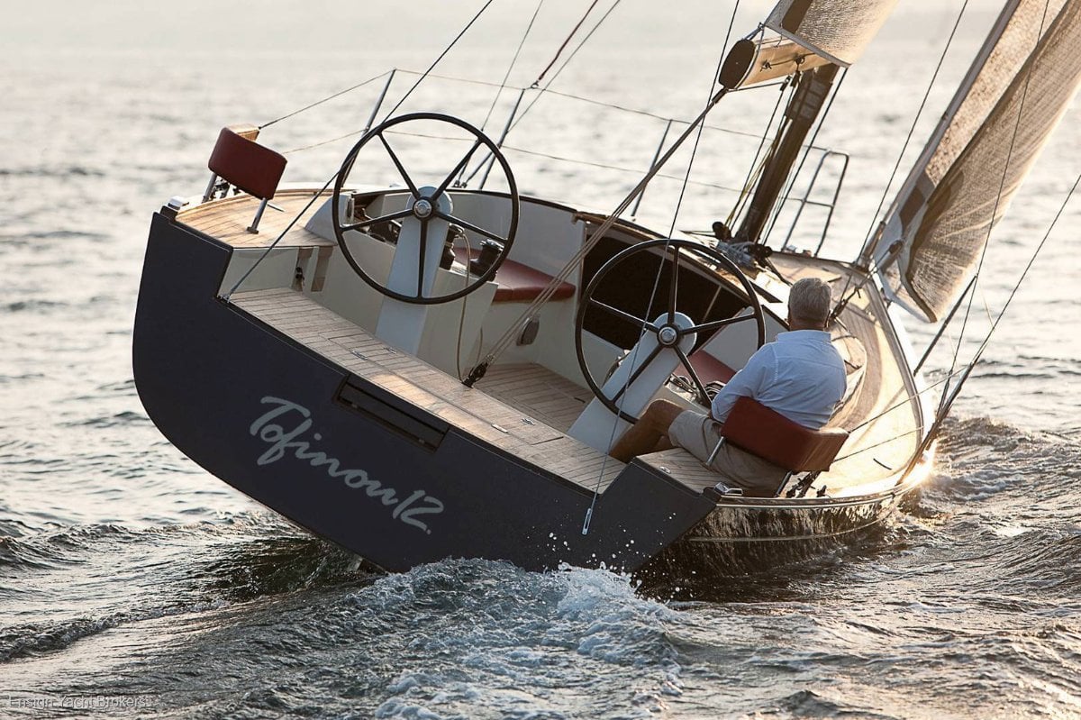 TOFINOU 12 YACHT