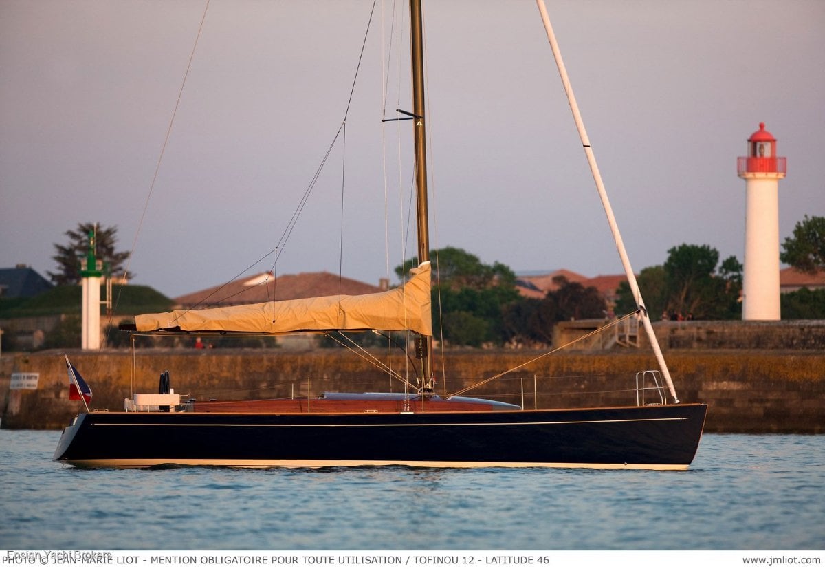 TOFINOU 12 YACHT