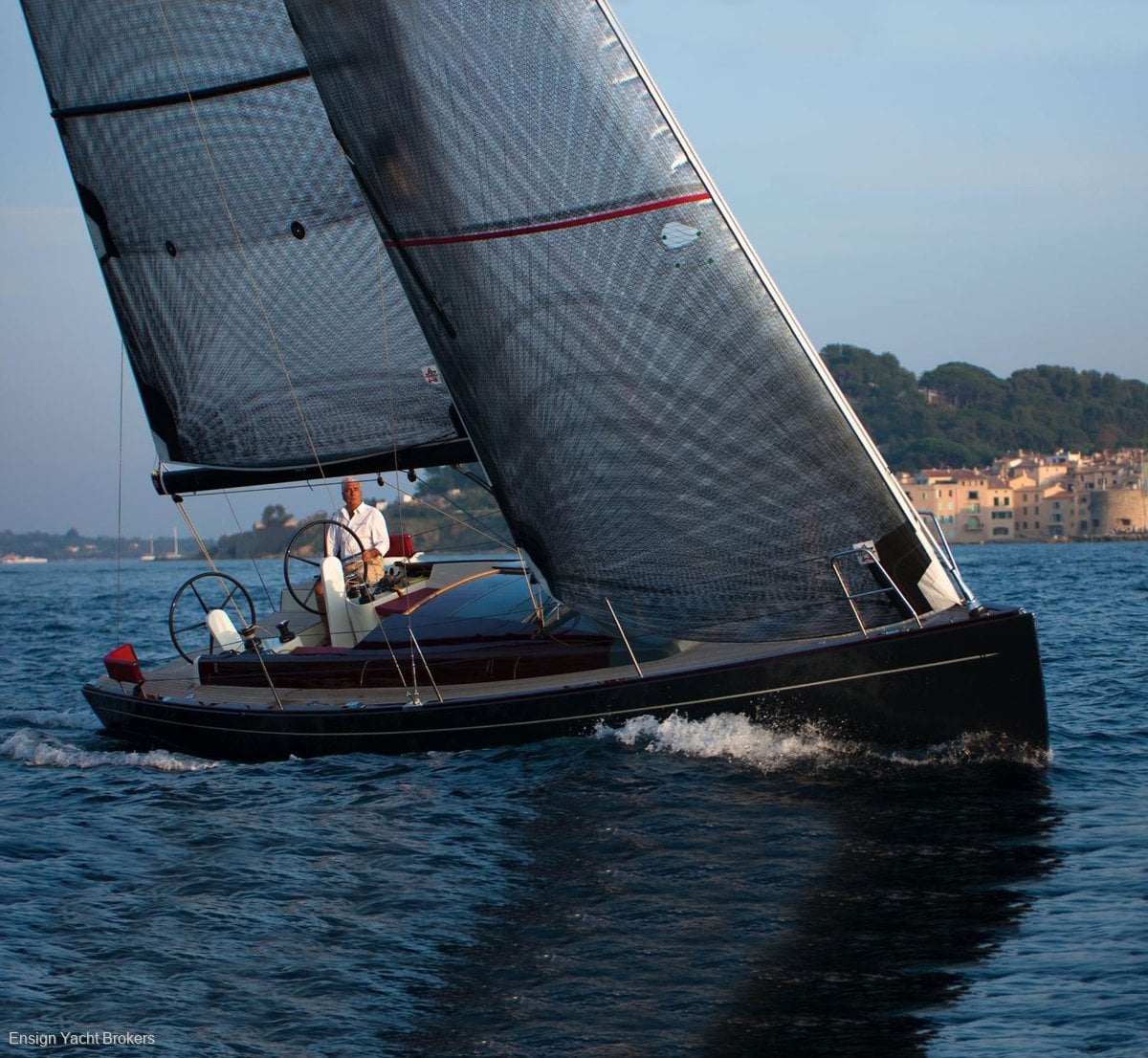 TOFINOU 12 YACHT