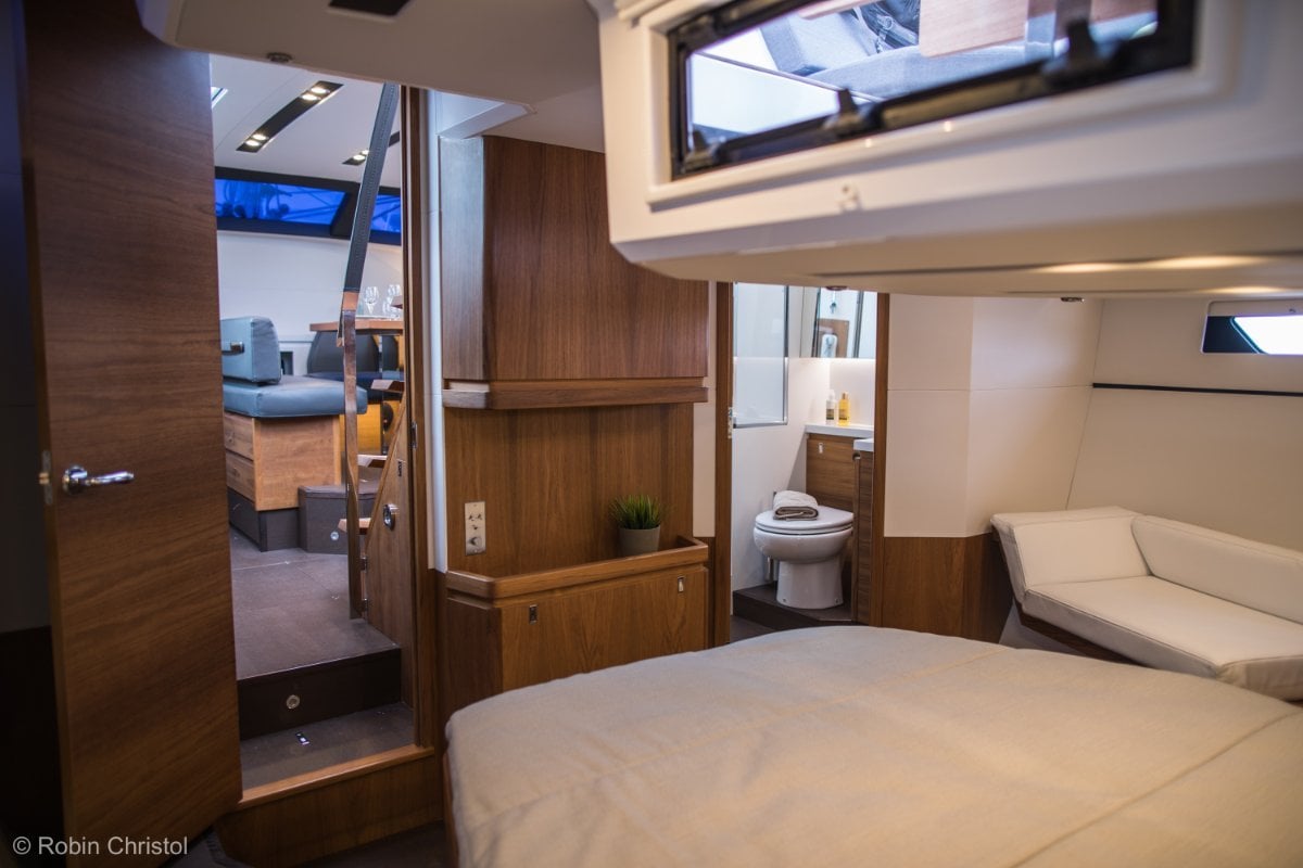 WAUQUIEZ PILOT SALOON 42 YACHT