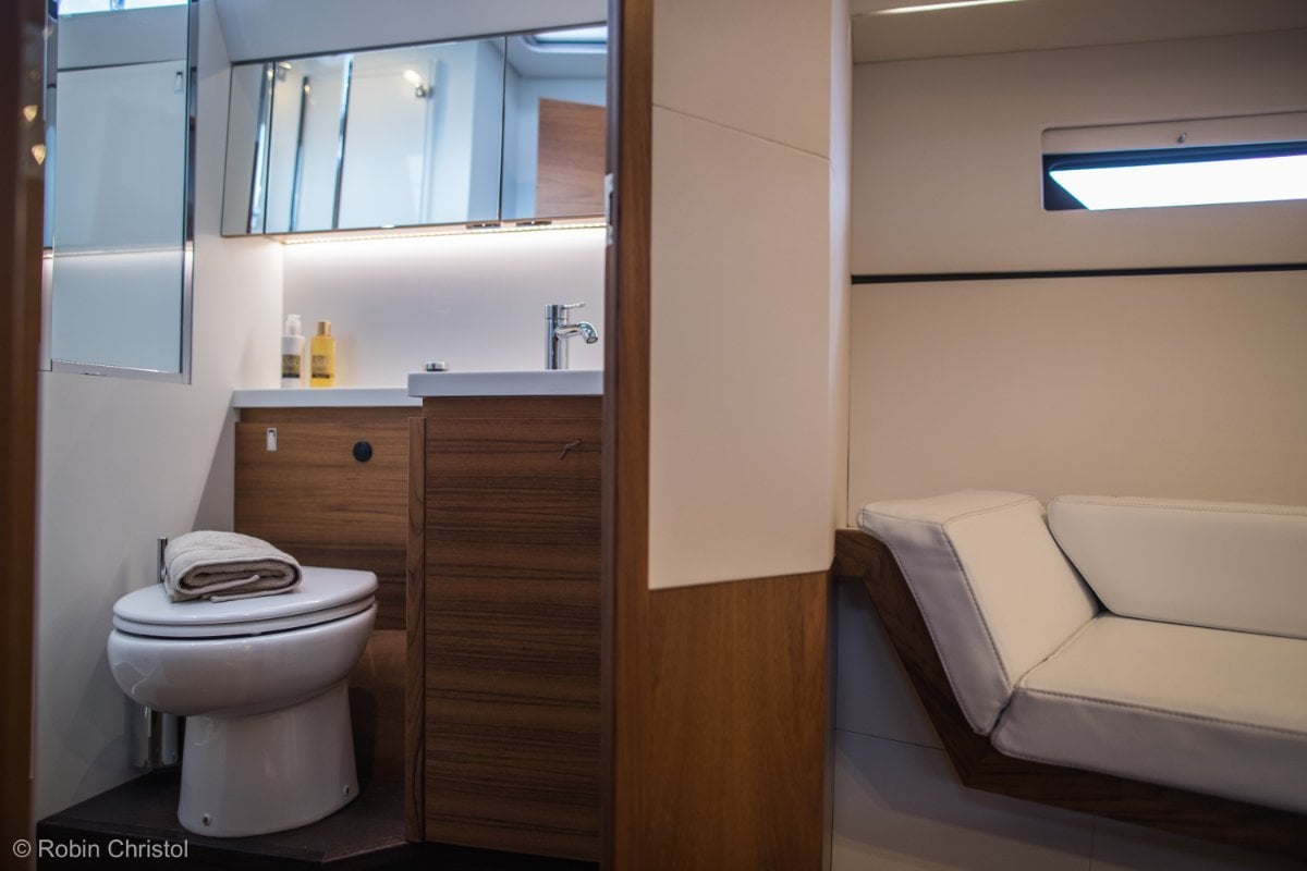 WAUQUIEZ PILOT SALOON 42 YACHT