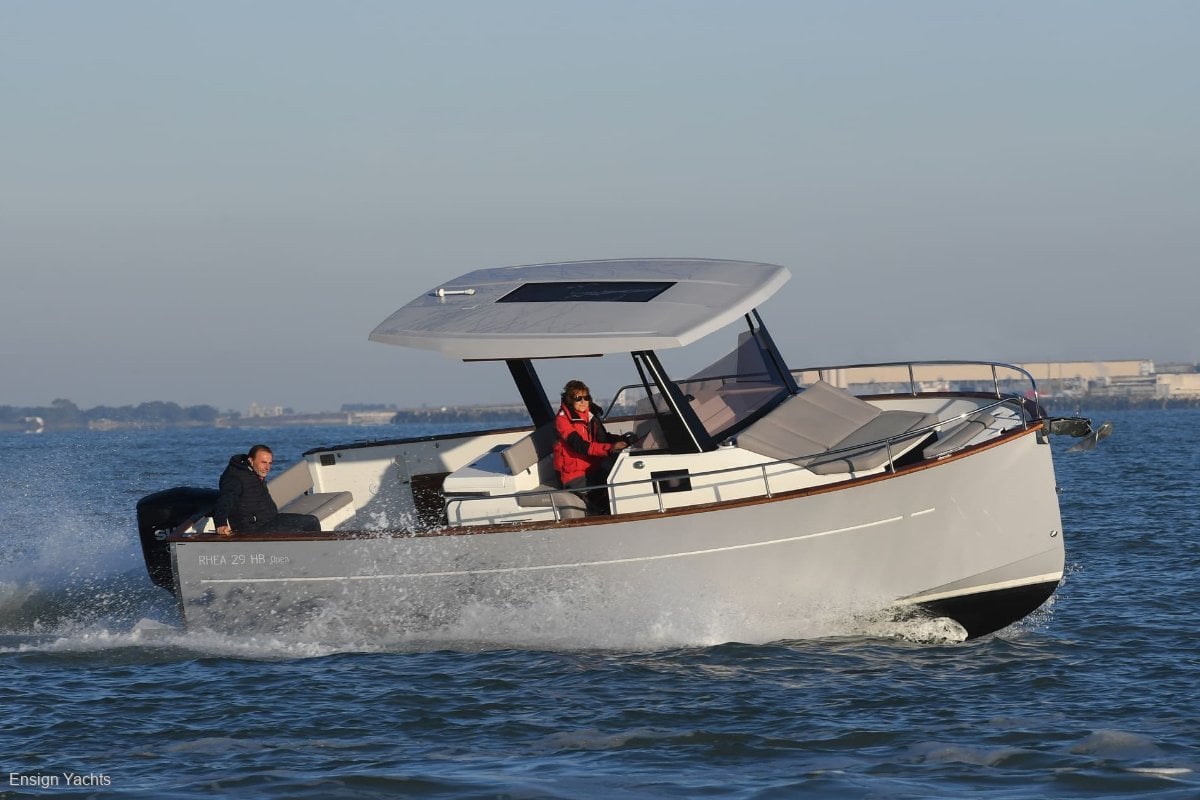 RHEA 29 HB OPEN CRUISER