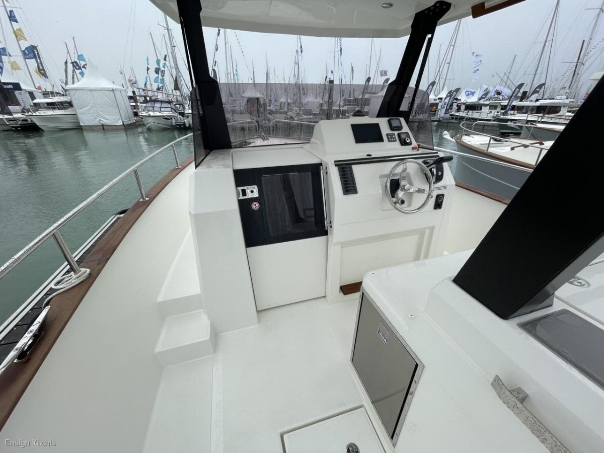 RHEA 29 HB OPEN CRUISER
