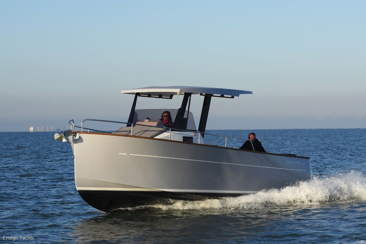 RHEA 29 HB OPEN CRUISER