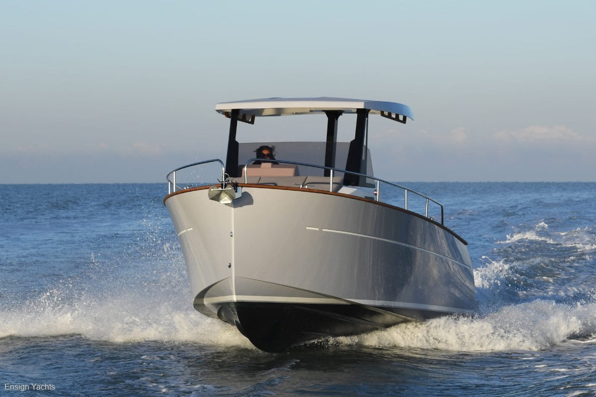 RHEA 29 HB OPEN CRUISER