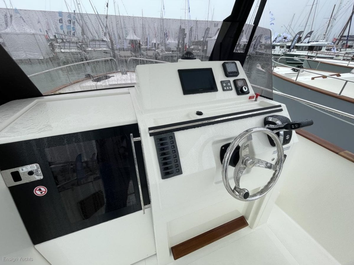 RHEA 29 HB OPEN CRUISER