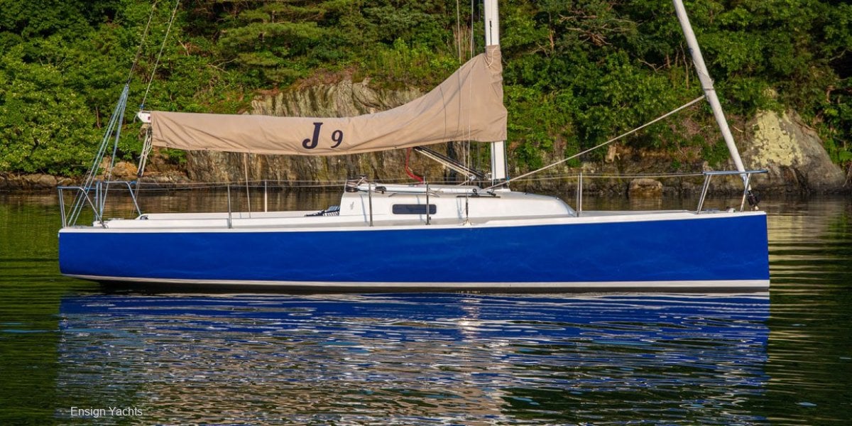 J BOATS J/9 YACHT