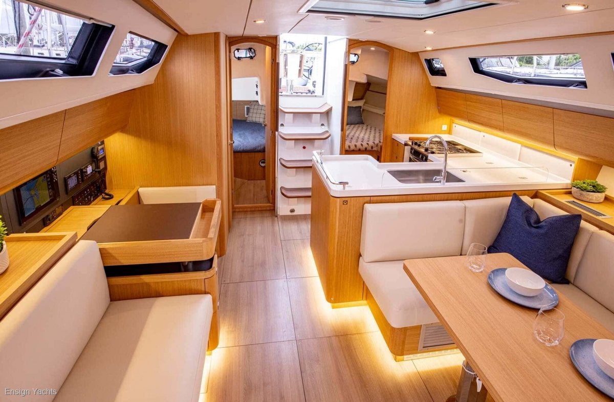 J BOATS J/45 LUXURY YACHT