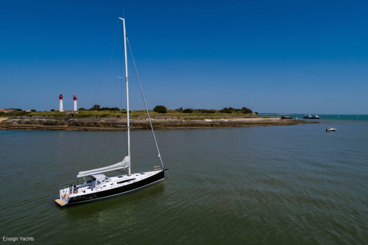 J BOATS J/45 LUXURY YACHT