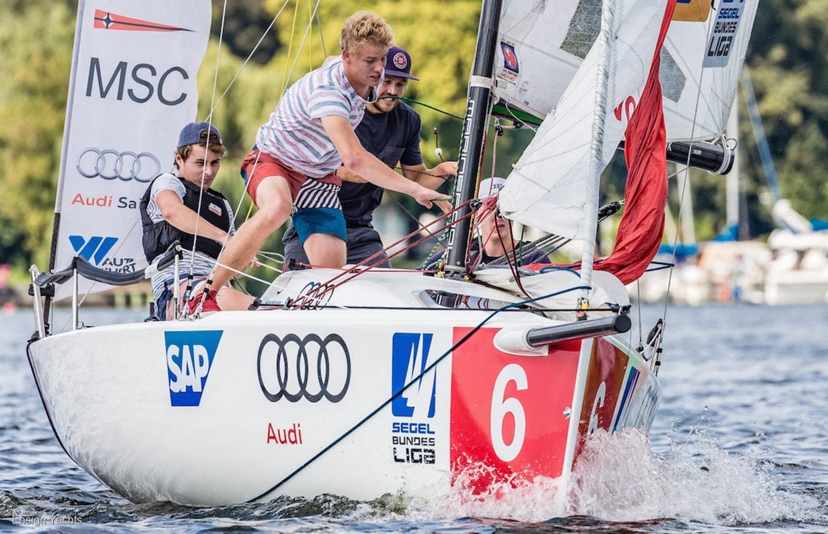 J BOATS J/70 YACHT