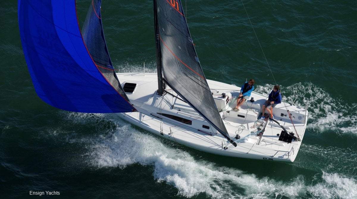 J BOATS J/99 YACHT