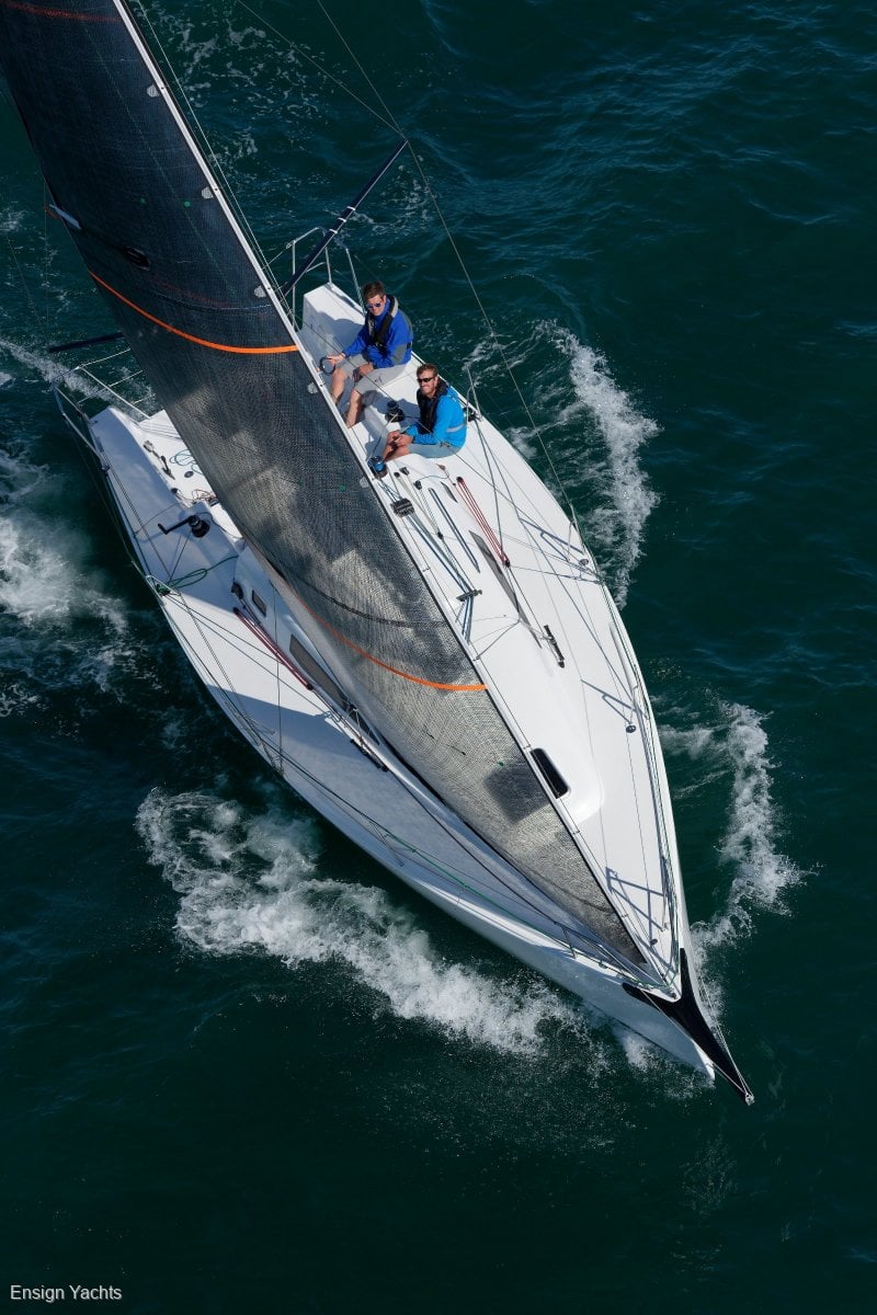J BOATS J/99 YACHT
