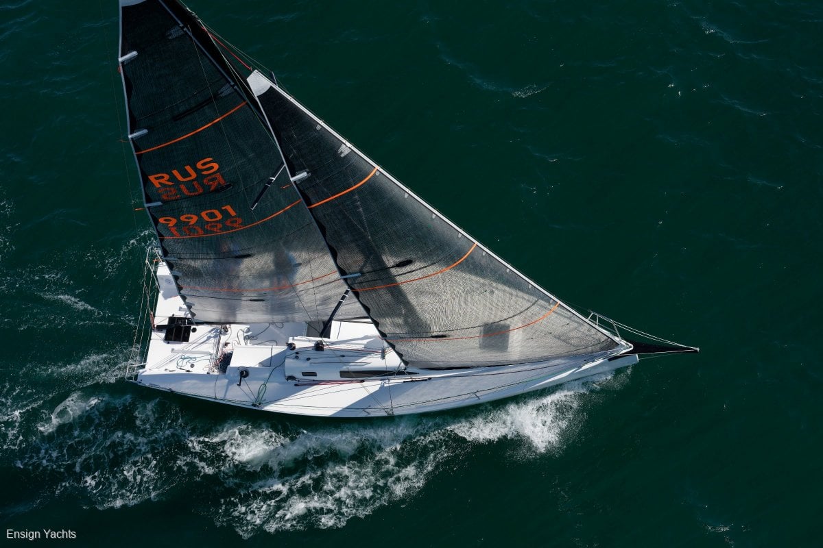 J BOATS J/99 YACHT
