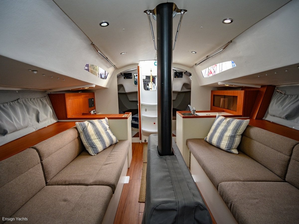 J BOATS J/99 YACHT