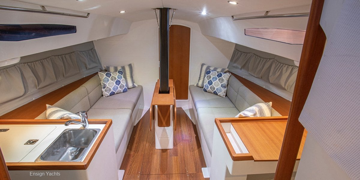 J BOATS J/99 YACHT