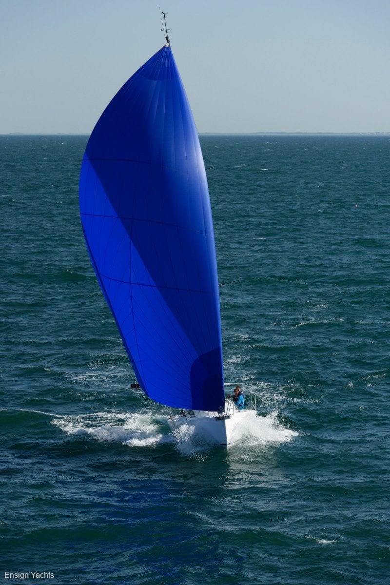 J BOATS J/99 YACHT
