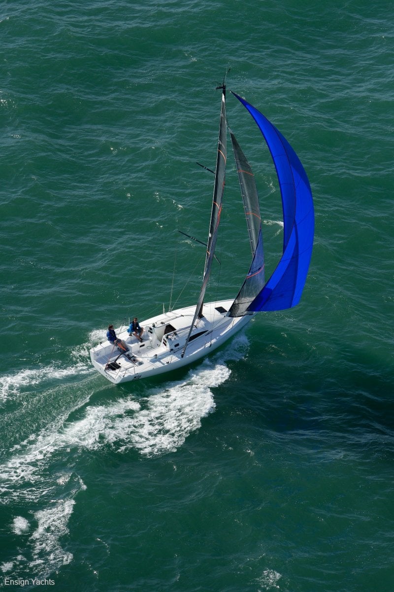 J BOATS J/99 YACHT