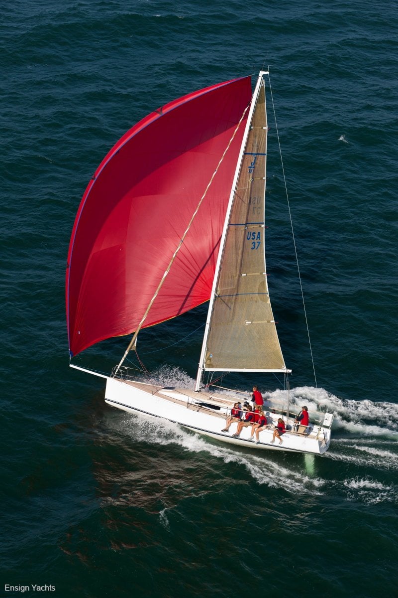J BOATS J/111 YACHT