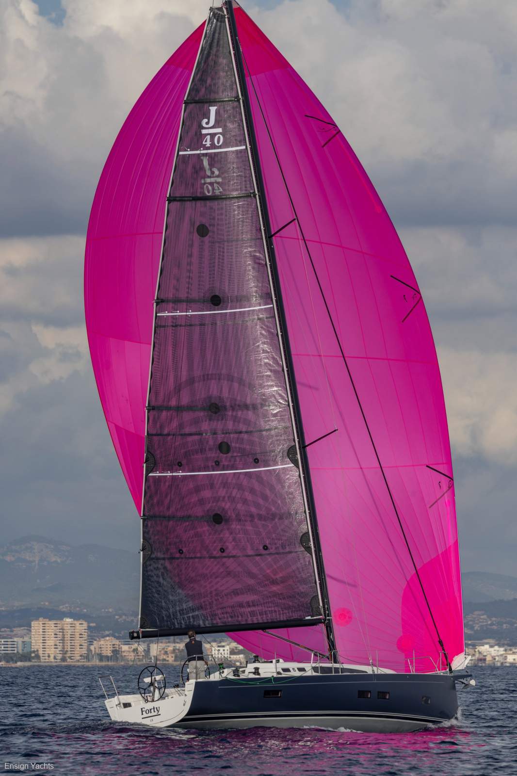 2025 J BOATS J/40 LUXURY CRUISING YACHT