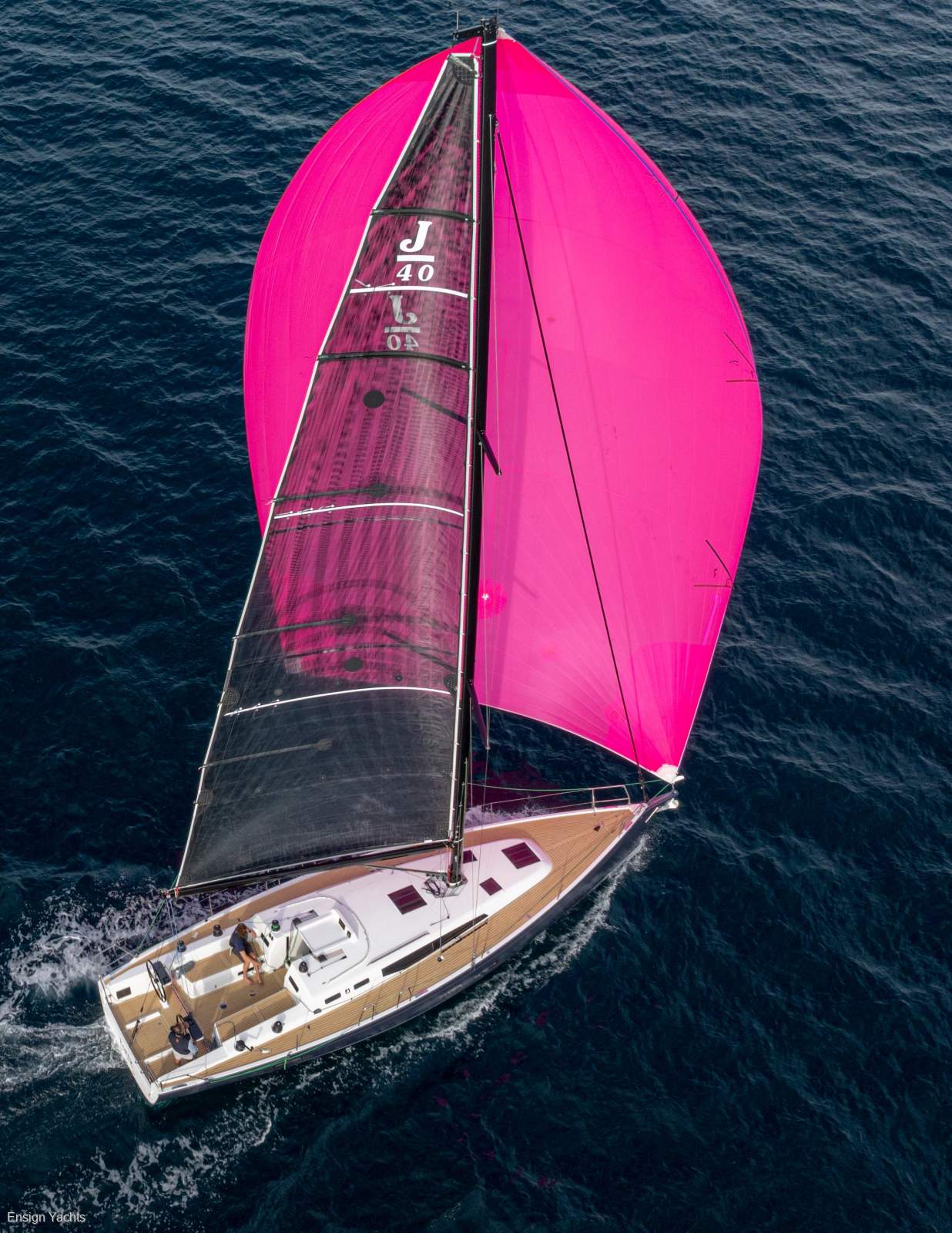 2025 J BOATS J/40 LUXURY CRUISING YACHT