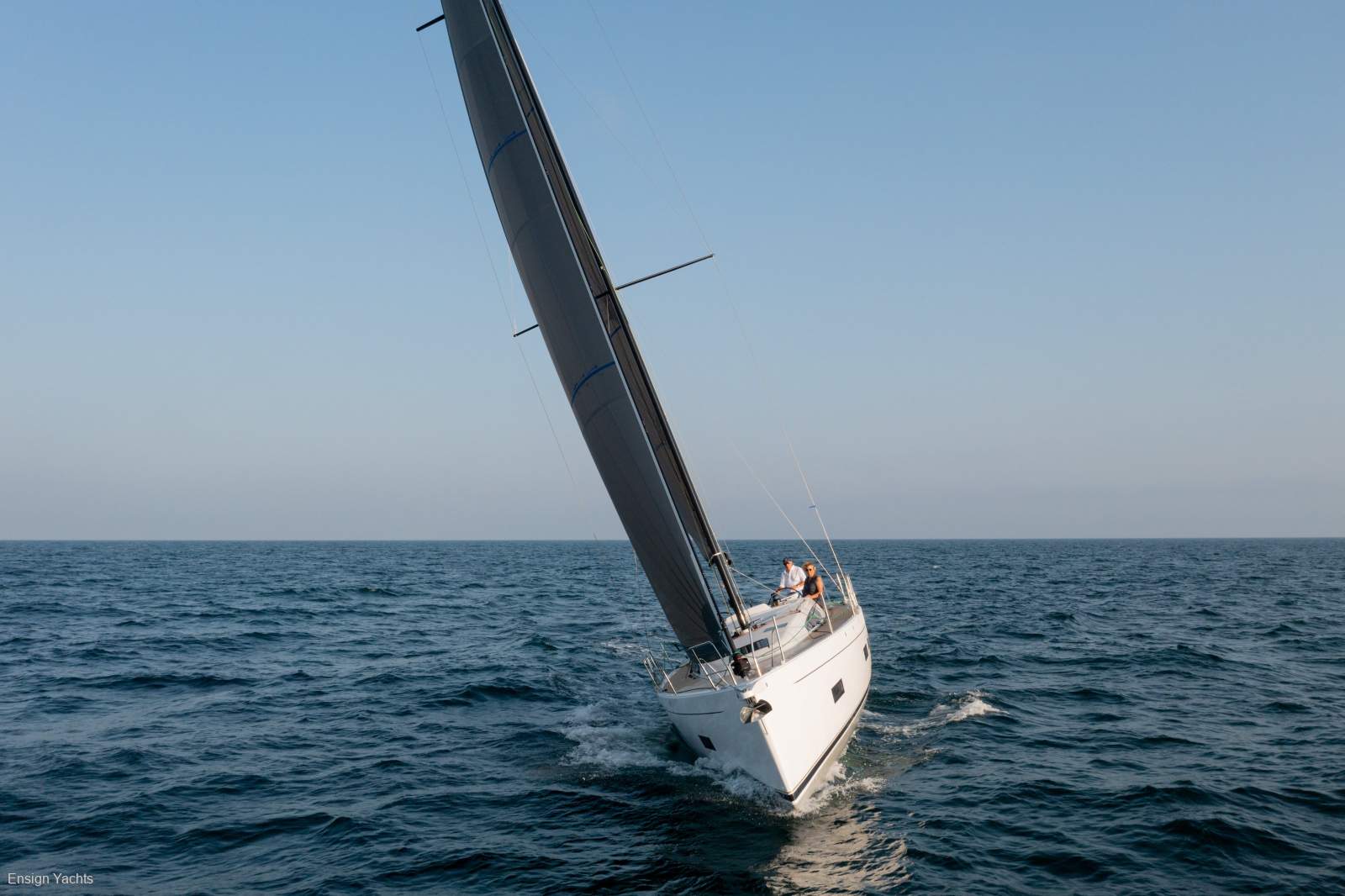 2025 J BOATS J/40 LUXURY CRUISING YACHT