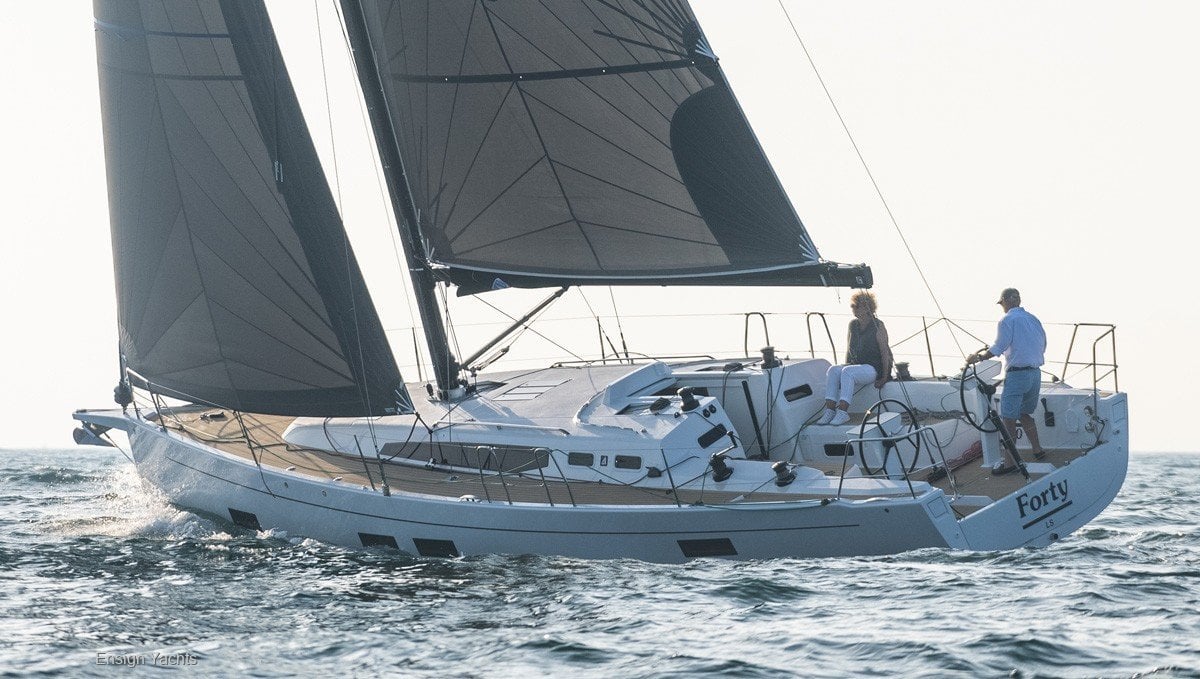 2025 J BOATS J/40 LUXURY CRUISING YACHT