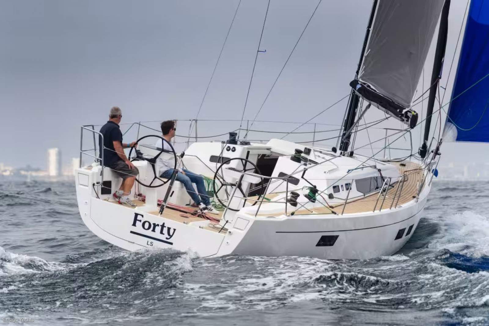 2025 J BOATS J/40 LUXURY CRUISING YACHT