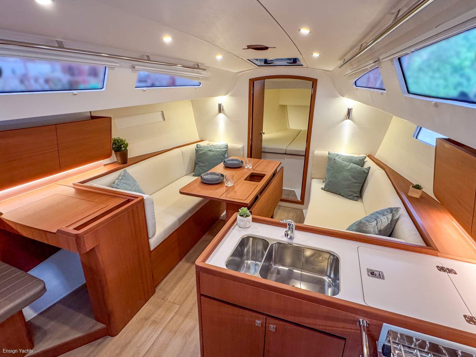 J BOATS J/36 YACHT